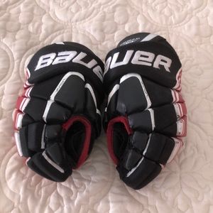 Boys hockey gloves